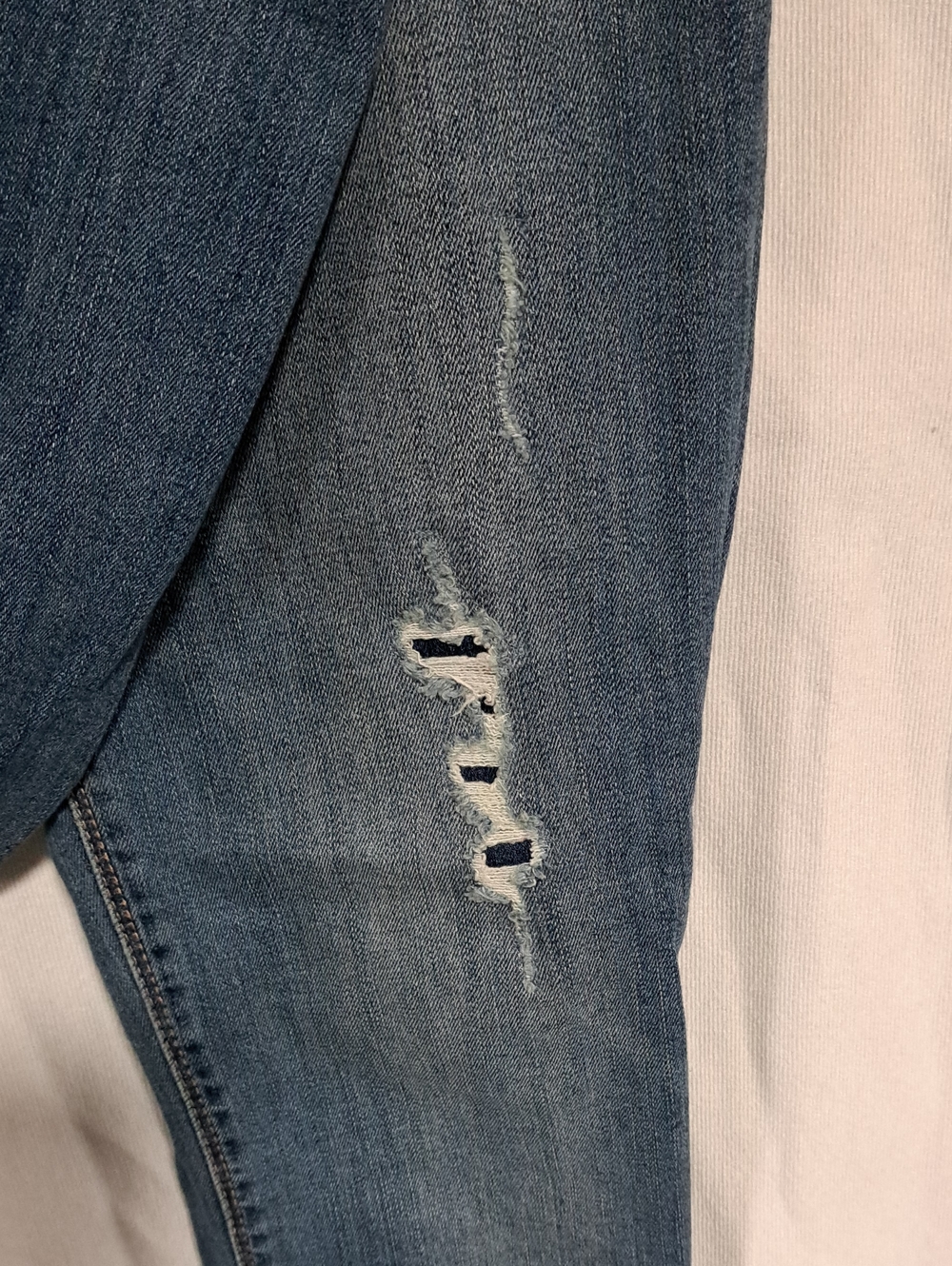 WHBM The Skimmer Jeans - Picture 3 of 9